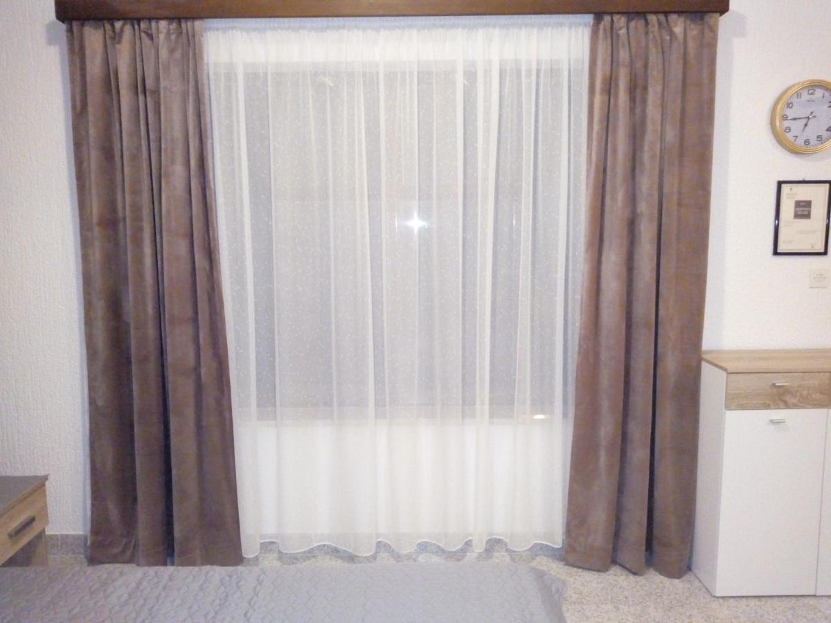 Apartmani Alma Pula Exterior foto